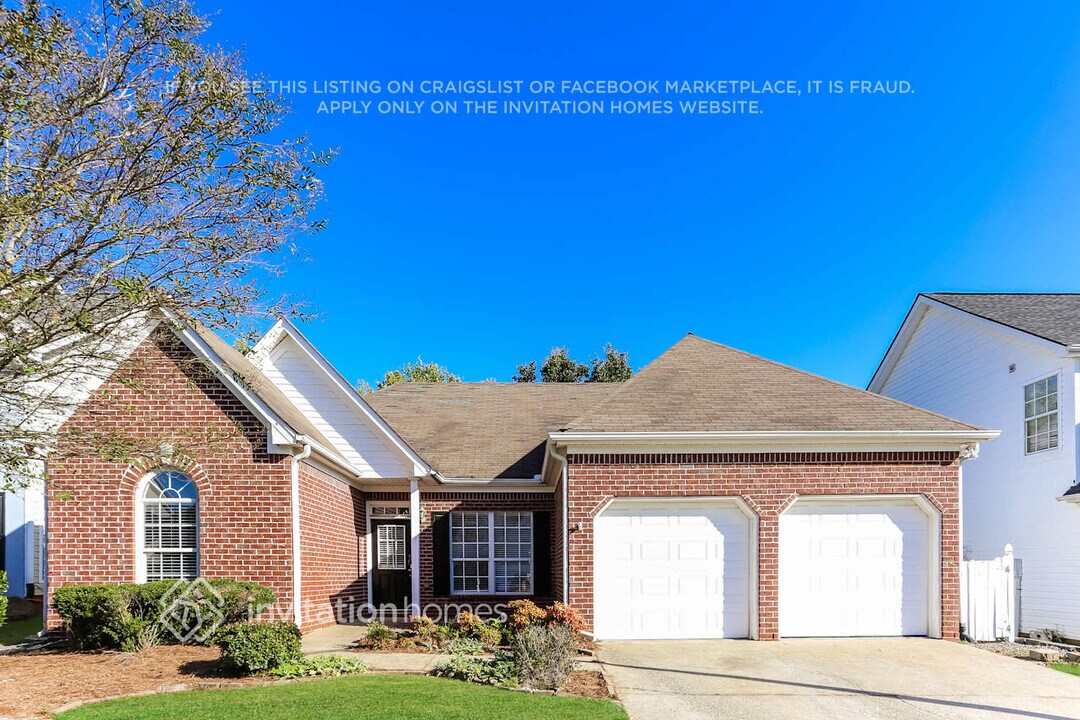 55 Lakebrooke Ln in Marietta, GA - Building Photo