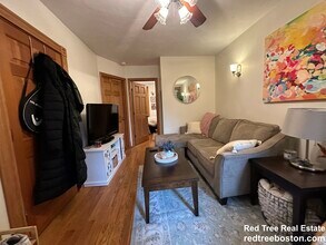 7 Phillips St, Unit 3 in Boston, MA - Foto de edificio - Building Photo