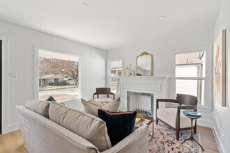 21 Margranita Crescent in Austin, TX - Building Photo - Building Photo