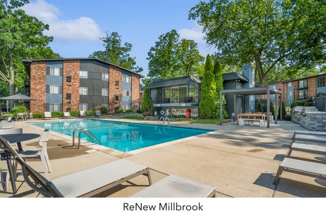 ReNew Millbrook in Grand Rapids, MI - Foto de edificio - Building Photo