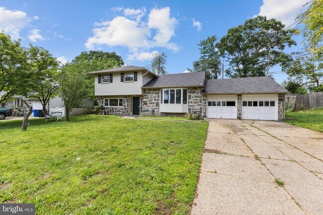 property at 215 Dolores Dr
