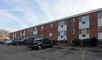 Winton House Senior Apartments in Cincinnati, OH - Building Photo