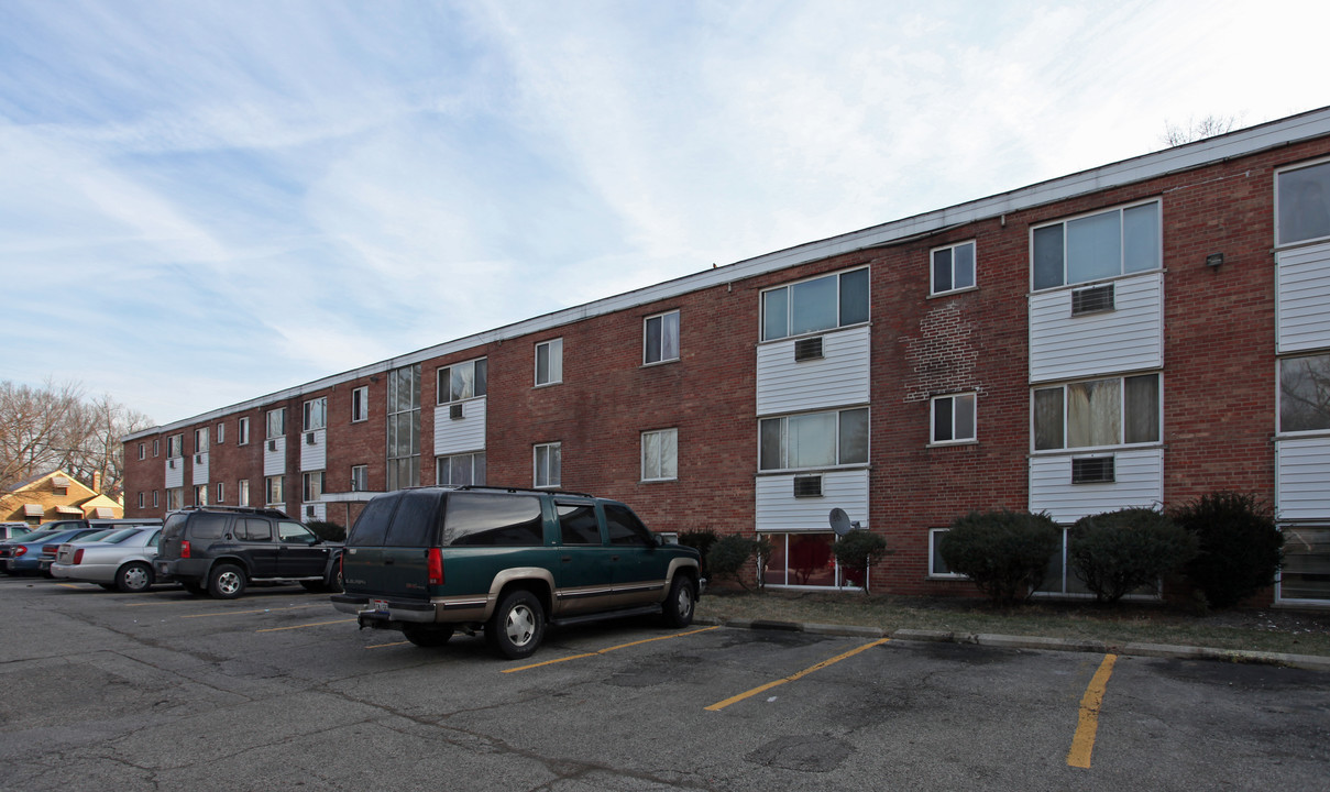 Winton House Senior Apartments in Cincinnati, OH - Foto de edificio