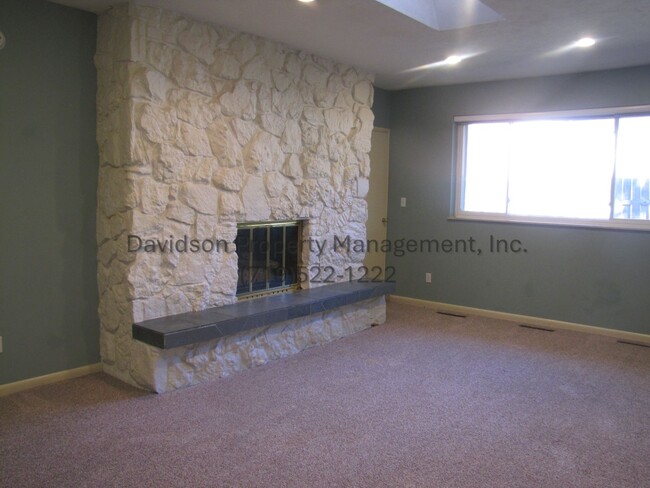 2400 Flintridge Dr in Colorado Springs, CO - Building Photo - Building Photo