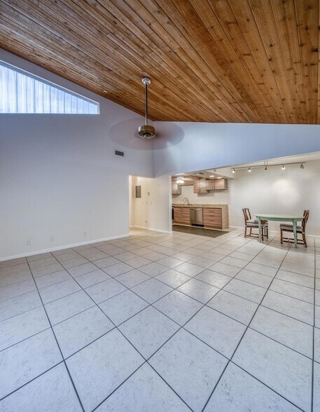 809 N Federal Hwy, Unit 0030 in Lake Worth Beach, FL - Building Photo