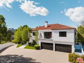 5192 Parkway Calabasas in Calabasas, CA - Building Photo - Building Photo