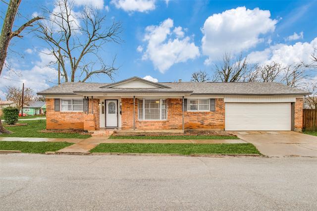 822 N Throckmorton St in Sherman, TX - Building Photo