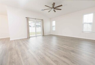 2498 Alder Ave in Okahumpka, FL - Building Photo - Building Photo