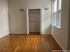 1423 Commonwealth Ave, Unit 202 in Boston, MA - Building Photo - Building Photo