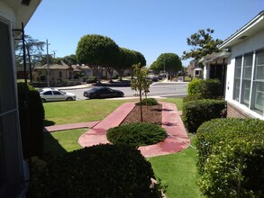 2303 W 80th St in Inglewood, CA - Building Photo - Building Photo