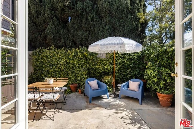 property at 428 N Alta Vista Blvd