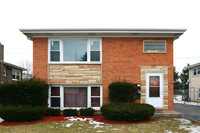 325 S Hale St in Addison, IL - Foto de edificio - Building Photo