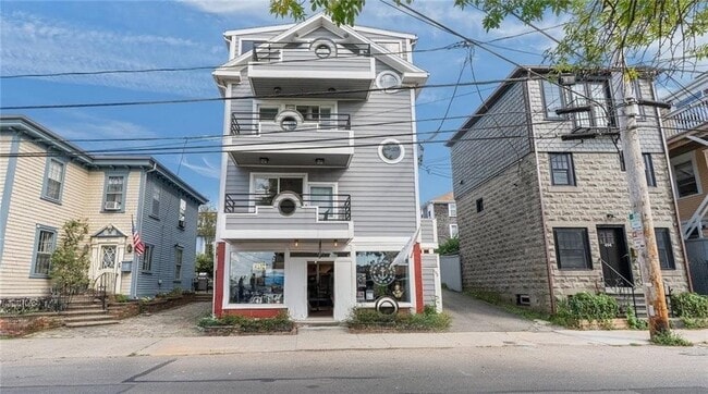 property at 492 Thames St