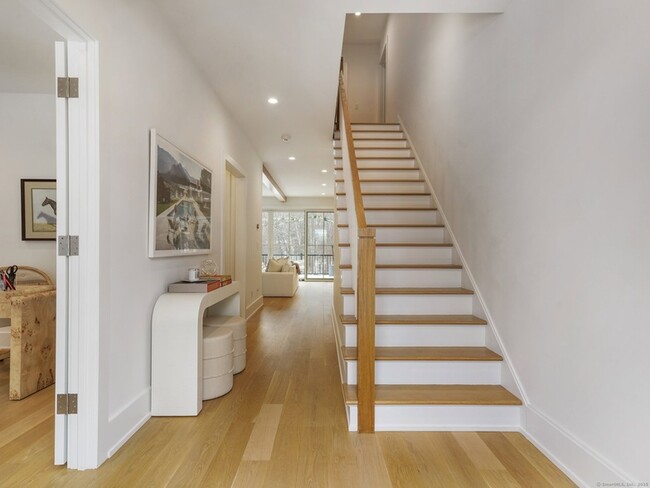12 White Barns Ln in Norwalk, CT - Building Photo - Building Photo