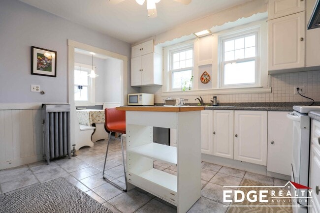 33 Benjamin Rd, Unit 2 in Belmont, MA - Foto de edificio - Building Photo