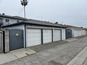 12717 Oxnard St, Unit 12719 Oxnard St in North Hollywood, CA - Foto de edificio - Building Photo