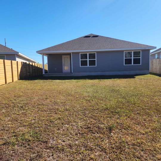 7165 Ellie B Dr in Panama City, FL - Building Photo - Building Photo