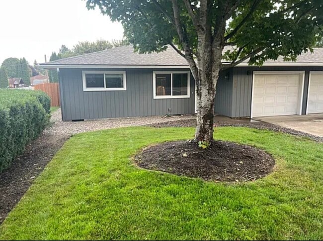1703 Springhill Dr NE, Unit 1703 in Albany, OR - Building Photo - Building Photo