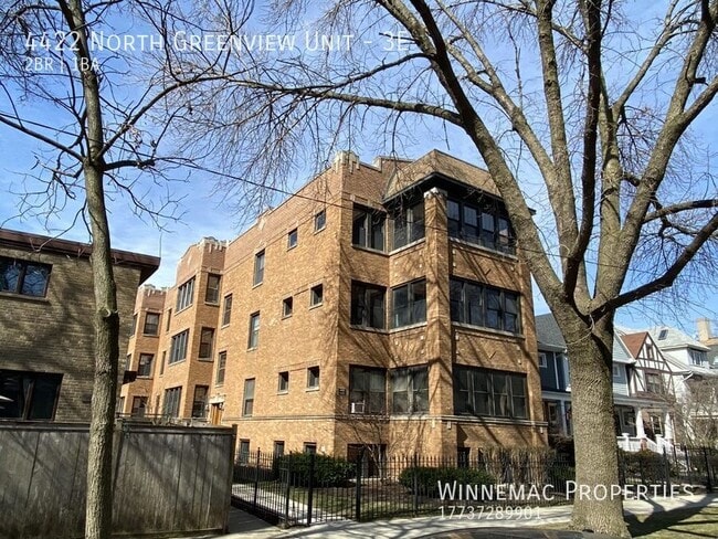 property at 4422 N Greenview Ave