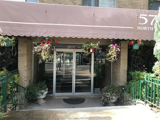 property at 5730 N Sheridan Rd