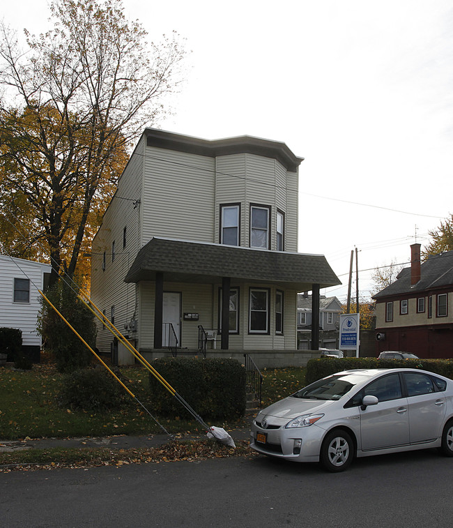 1552 Van Vranken Ave in Schenectady, NY - Building Photo - Building Photo