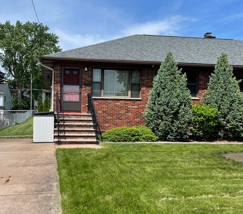 313 Snyder Ave in Syracuse, NY - Foto de edificio