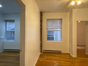 12 Cleveland Pl in Boston, MA - Building Photo - Building Photo