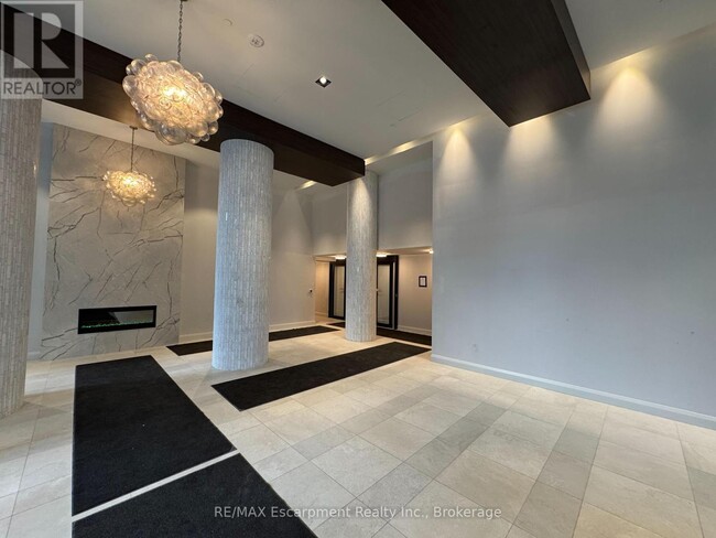 38-2138 Annie Craig Dr in Toronto, ON - Building Photo - Building Photo