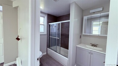 142 Smith St in Port Chester, NY - Building Photo - Building Photo