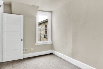 2035 Logan St in Harrisburg, PA - Building Photo - Building Photo