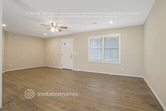 1426 Spring Valley Ln in Stone Mountain, GA - Foto de edificio - Building Photo