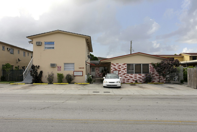 1440-1442 W 29th St in Hialeah, FL - Building Photo - Building Photo