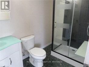 58 Jarvis St in Fort Erie, ON - Building Photo - Building Photo