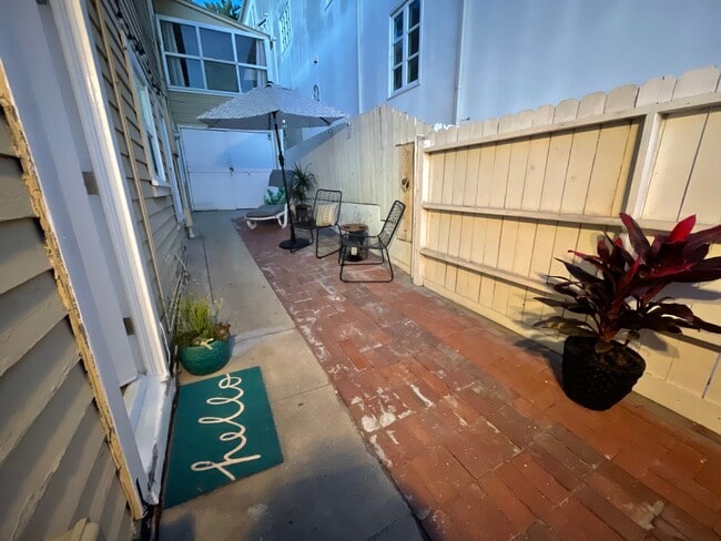 2452 Myrtle Ave, Unit Lower in Hermosa Beach, CA - Foto de edificio - Building Photo
