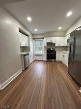 56 S Mountain Ave in Cedar Grove, NJ - Building Photo - Building Photo