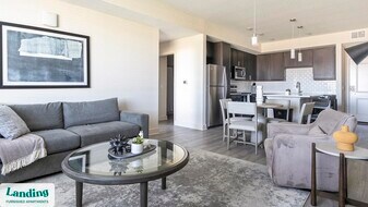 9650 52nd Ave E in Palmetto, FL - Building Photo