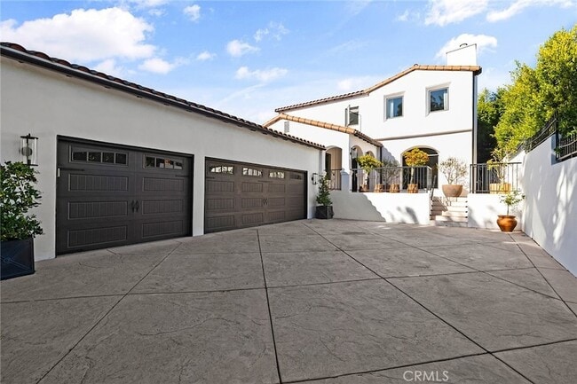 property at 5115 Los Feliz Blvd