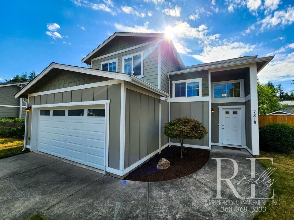 7815 Celtic Loop NW in Silverdale, WA - Building Photo
