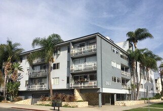 303 California Ave, 3 blocks to the beach in Santa Monica, CA - Foto de edificio - Building Photo