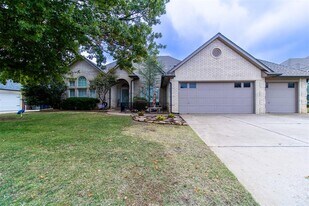 2812 SW 109th St in Oklahoma City, OK - Building Photo