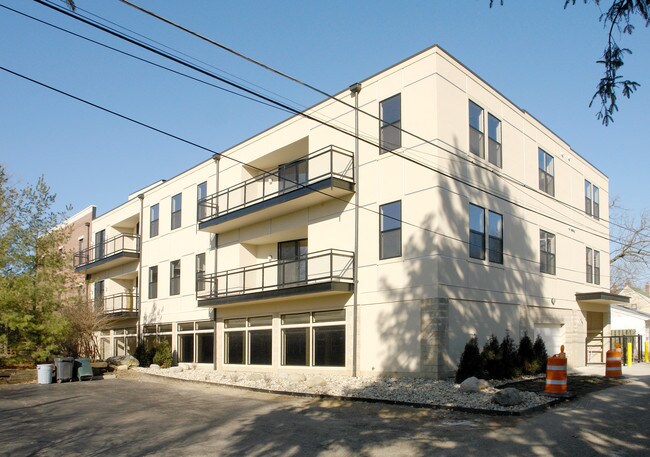 1200 Grandview Ave in Columbus, OH - Building Photo - Building Photo