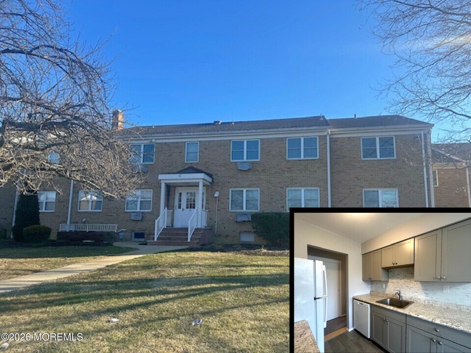 61 Stonehurst Blvd in Freehold, NJ - Building Photo