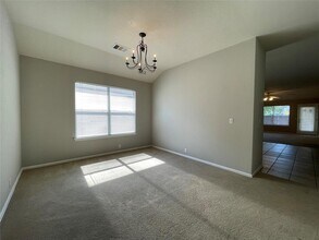 208 Spruce Dr in Kyle, TX - Building Photo - Building Photo