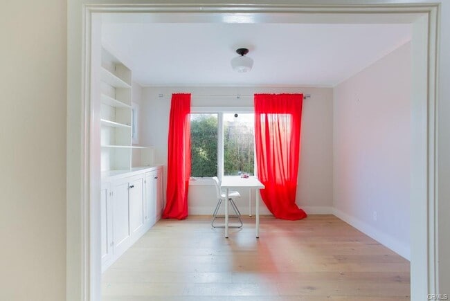 property at 2038 Thayer Ave