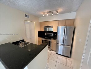 550 S Park Rd in Hollywood, FL - Building Photo - Building Photo