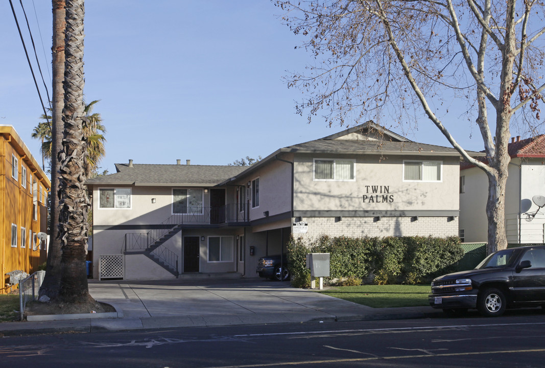 Twin Palms in Santa Clara, CA - Building Photo