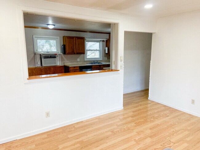 614 N Depot St in Altona, IL - Building Photo - Building Photo
