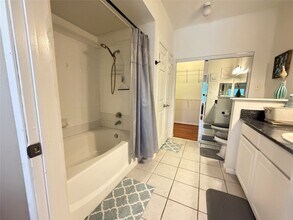 1330 Old Spanish Trl, Unit 5204 in Houston, TX - Building Photo - Building Photo