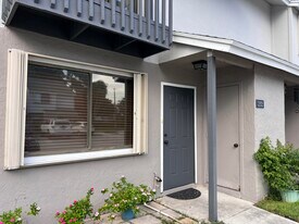 5202 Bayside Dr in Greenacres, FL - Building Photo