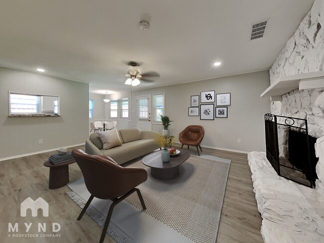 904 Redbud St in Crowley, TX - Building Photo - Building Photo